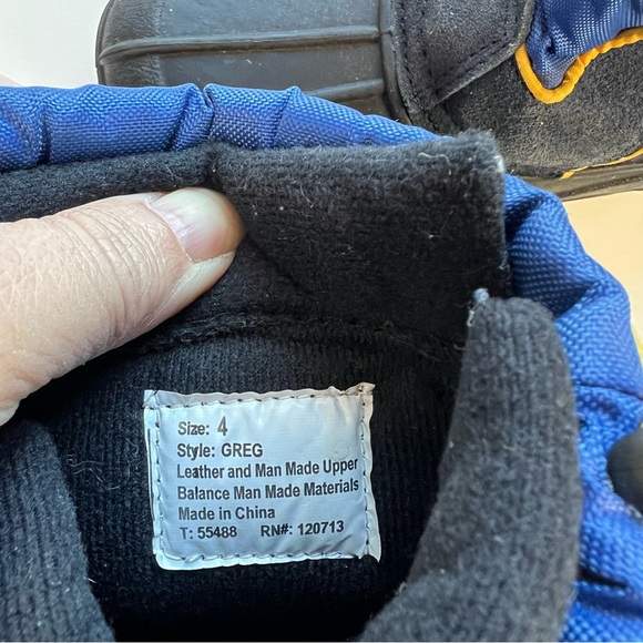 TOTES Kids Winter Snow Boots - Suede Top Duck Boots - Size 4 - Style: Greg - Picture 7 of 8